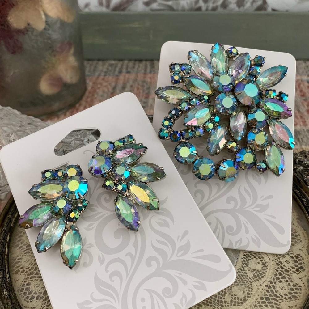 Vintage Art Glass Aurora Borealis Blue Silver Brooch Pin Clip Earrings Unsigned - Picture 7 of 11